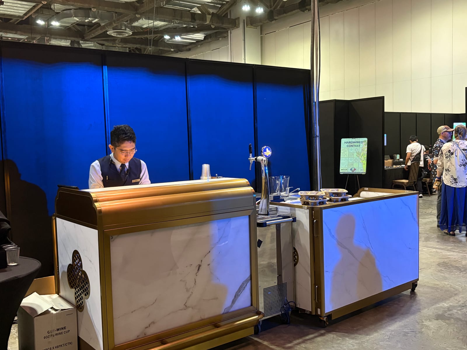 会場内のビールブース